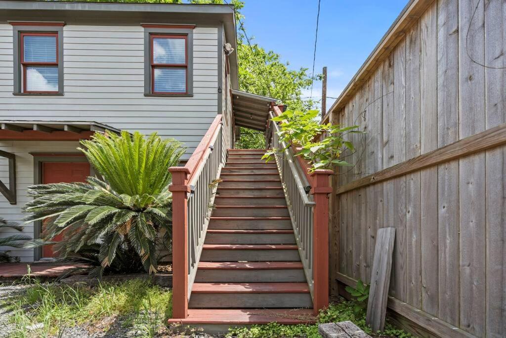 Historic Heights Cozy Nook Apartment Houston Exterior photo